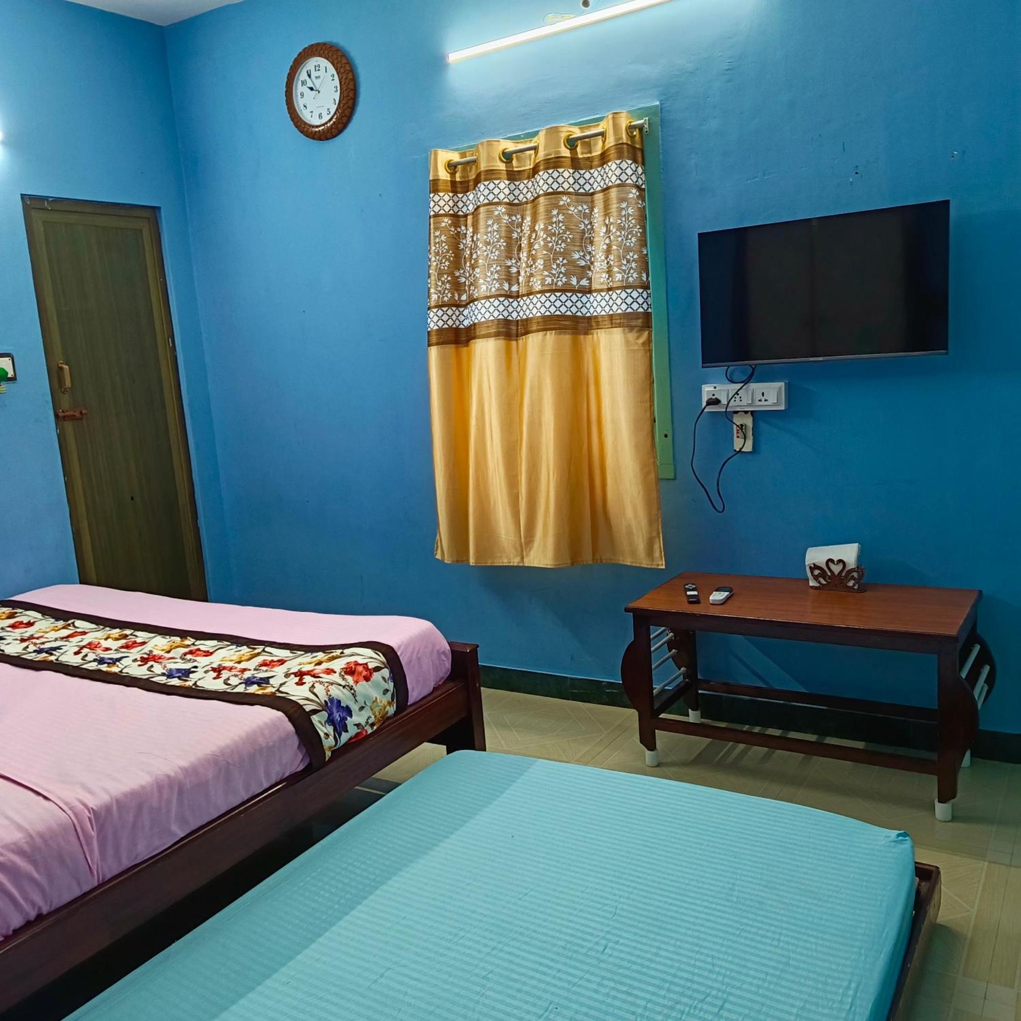 Blue Waves Homestay Pondicherry Exteriör bild